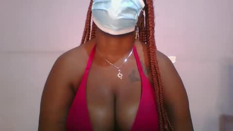 Snapshot of honey_beb chatting on 09/18/25, 02:57 honey_beb online show from 09/18/25, 02:57