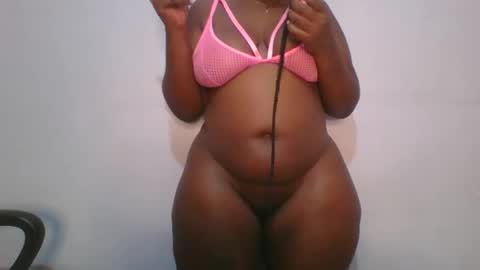 Snapshot of honey_beb chatting on 10/17/25, 05:59 honey_beb online show from 10/17/25, 05:59