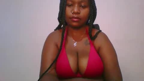Snapshot of honey_beb chatting on 10/20/25, 04:46 honey_beb online show from 10/20/25, 04:46