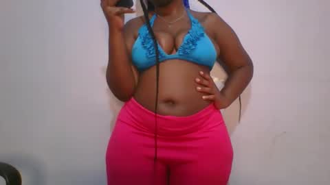 Snapshot of honey_beb chatting on 10/31/25, 06:42 honey_beb online show from 10/31/25, 06:42