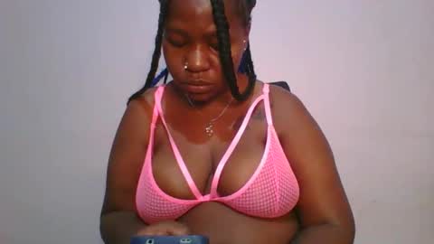 Snapshot of honey_beb chatting on 11/11/25, 02:55 honey_beb online show from 11/11/25, 02:55