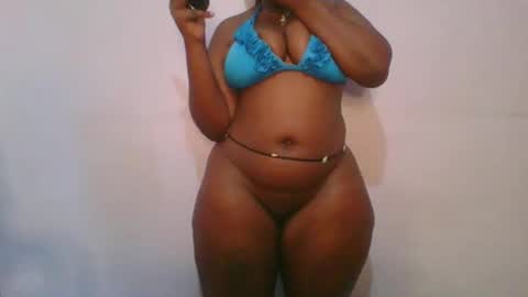 Snapshot of honey_beb chatting on 11/22/25, 06:23 honey_beb online show from 11/22/25, 06:23