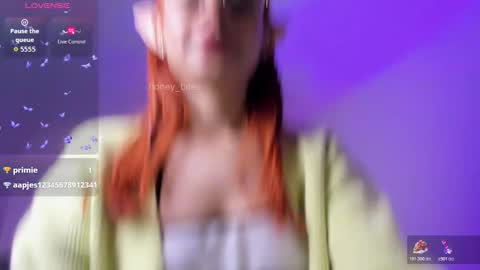 Snapshot of honey_bitee chatting on 12/04/25, 07:55 Hi Im Annie vic Your dreams came true online show from 12/04/25, 07:55