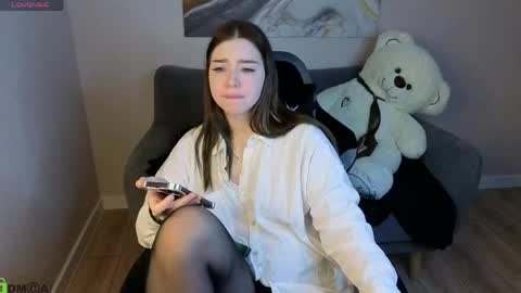 Snapshot of honey_cherrry chatting on 05/19/26, 01:56 Honey online show from 05/19/26, 01:56