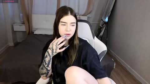 Snapshot of honey_cherrry chatting on 05/27/26, 01:57 Honey online show from 05/27/26, 01:57