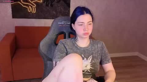 Snapshot of honey_cherrry chatting on 06/14/26, 02:24 Honey online show from 06/14/26, 02:24