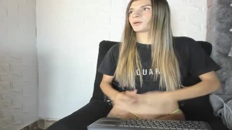 honey_darcy online show from 06/01/26, 04:58