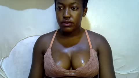 Snapshot of honey_dropp1 chatting on 06/12/26, 03:05 honey_dropp1 online show from 06/12/26, 03:05