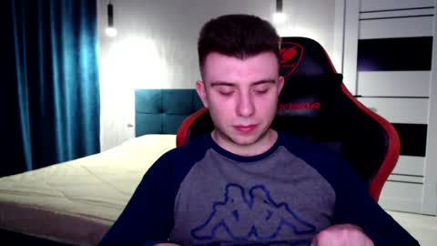 Snapshot of honey_furry chatting on 12/17/24, 01:50 Wolfy online show from 12/17/24, 01:50