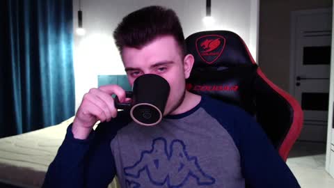 Snapshot of honey_furry chatting on 12/22/24, 05:21 Wolfy online show from 12/22/24, 05:21