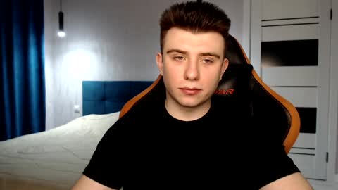 Snapshot of honey_furry chatting on 12/26/24, 05:30 Wolfy online show from 12/26/24, 05:30