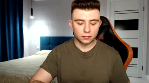 Snapshot of honey_furry chatting on 12/30/24, 12:22 Wolfy online show from 12/30/24, 12:22