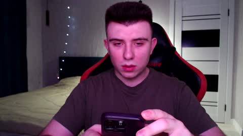 Snapshot of honey_furry chatting on 01/05/25, 08:52 Wolfy online show from 01/05/25, 08:52