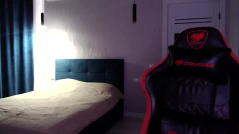 Snapshot of honey_furry chatting on 01/14/25, 09:13 Wolfy online show from 01/14/25, 09:13