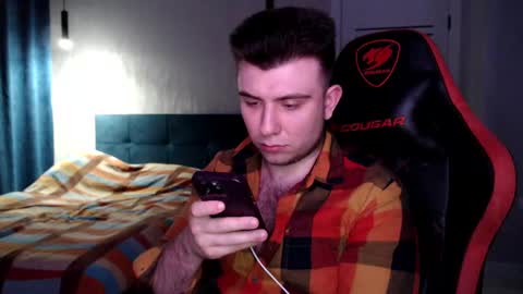 Snapshot of honey_furry chatting on 02/19/25, 12:14 Wolfy online show from 02/19/25, 12:14