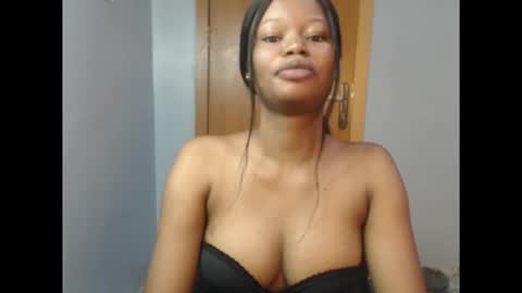Snapshot of honey_juicydoll chatting on 10/09/25, 07:06 Sonia online show from 10/09/25, 07:06