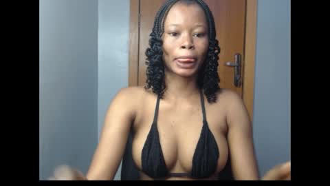 Snapshot of honey_juicydoll chatting on 10/19/25, 07:20 Sonia online show from 10/19/25, 07:20
