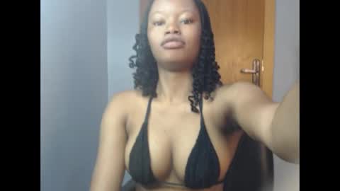Snapshot of honey_juicydoll chatting on 10/23/25, 07:07 Sonia online show from 10/23/25, 07:07