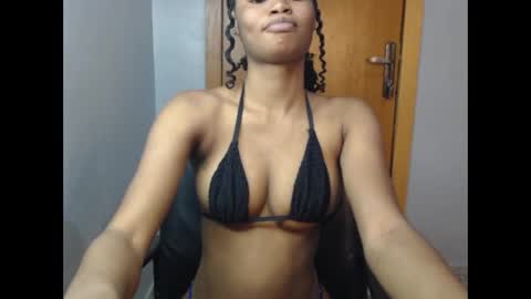 Snapshot of honey_juicydoll chatting on 10/25/25, 07:05 Sonia online show from 10/25/25, 07:05