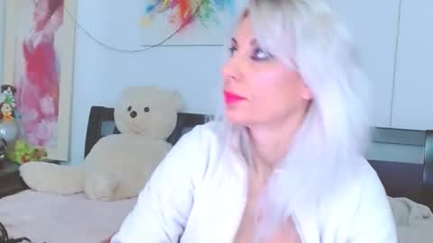 honey_lara online show from 02/22/26, 07:56