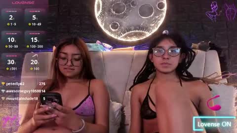 honey_lesbian_hott777 online show from 06/05/26, 06:52
