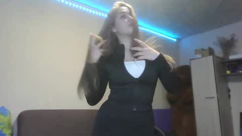 Snapshot of honey_lolaaa chatting on 10/22/25, 02:17 honey_lolaaa online show from 10/22/25, 02:17