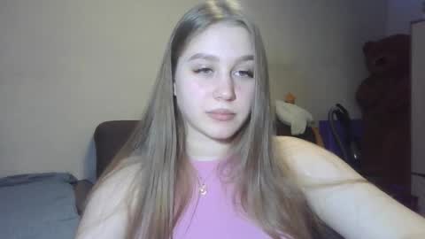 Snapshot of honey_lolaaa chatting on 10/24/25, 03:52 honey_lolaaa online show from 10/24/25, 03:52