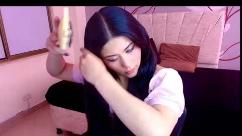 Honey Love online show from 10/25/25, 01:40