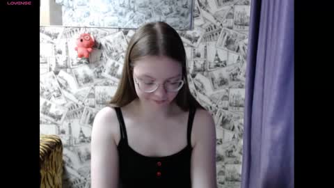 Lina online show from 12/22/24, 11:00