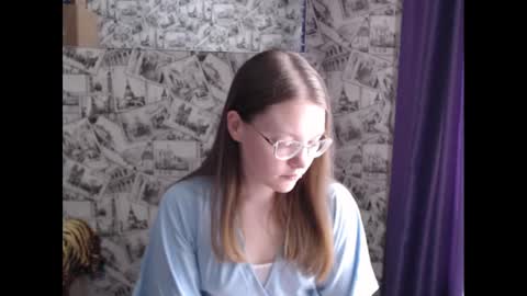 Lina online show from 02/14/25, 10:49