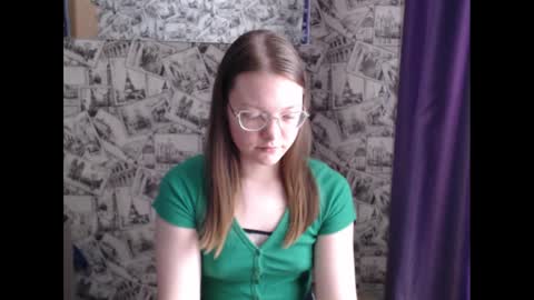 Lina online show from 02/15/25, 09:38