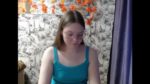 Snapshot of honey_mood chatting on 11/06/25, 08:48 Lina online show from 11/06/25, 08:48