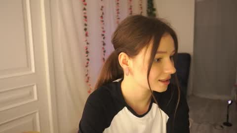 honey_pixie online show from 03/05/25, 11:05