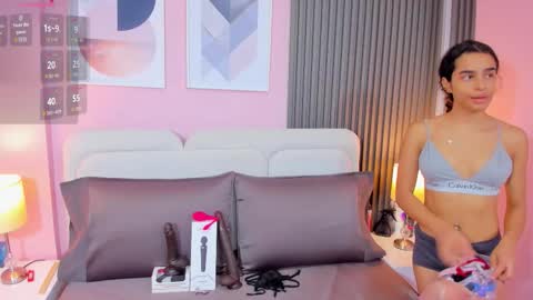 Snapshot of honey_sofii_ chatting on 11/11/25, 11:32 honey_sofii_ online show from 11/11/25, 11:32