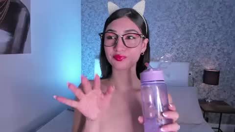 Snapshot of honey_sweet777 chatting on 06/13/26, 07:45 honey_sweet777 online show from 06/13/26, 07:45