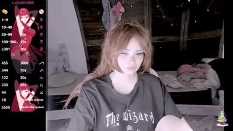 Honey Apple Alaska online show from 12/14/25, 02:28