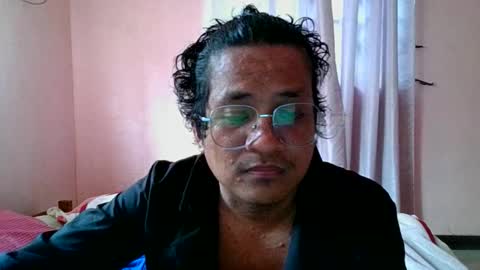Snapshot of honeybee_xq chatting on 05/17/26, 11:23 Honeybee online show from 05/17/26, 11:23