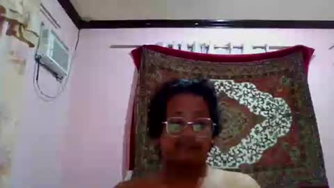 Snapshot of honeybee_xq chatting on 06/13/26, 06:28 Honeybee online show from 06/13/26, 06:28