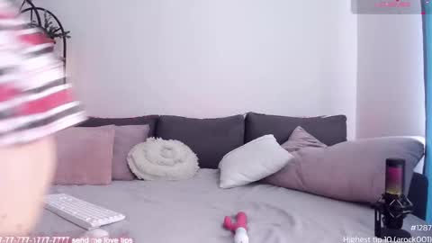 Snapshot of honeycarrol chatting on 10/30/25, 12:17 HoneyCarrol online show from 10/30/25, 12:17