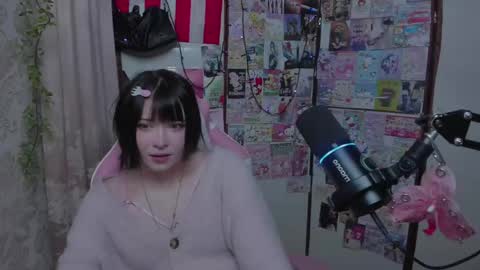 Mia online show from 06/04/26, 06:14