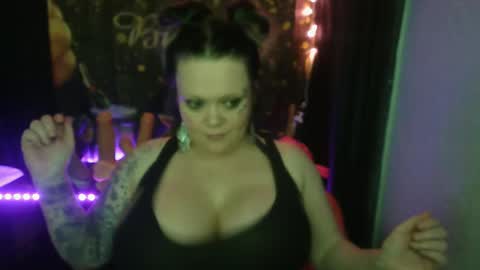 honeychambers online show from 04/02/26, 10:51