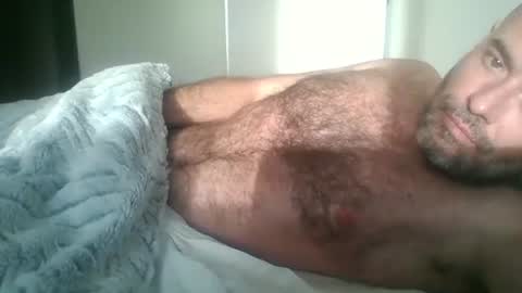 Snapshot of honeydaddyforyou chatting on 01/29/25, 03:47 honeydaddyforyou online show from 01/29/25, 03:47