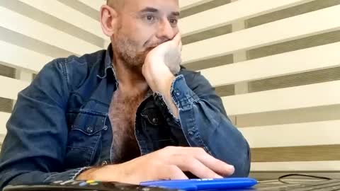 Snapshot of honeydaddyforyou chatting on 02/26/25, 09:58 honeydaddyforyou online show from 02/26/25, 09:58