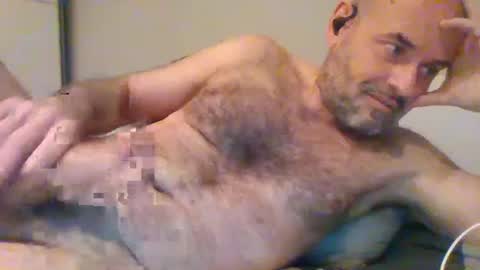 Snapshot of honeydaddyforyou chatting on 03/05/25, 04:13 honeydaddyforyou online show from 03/05/25, 04:13