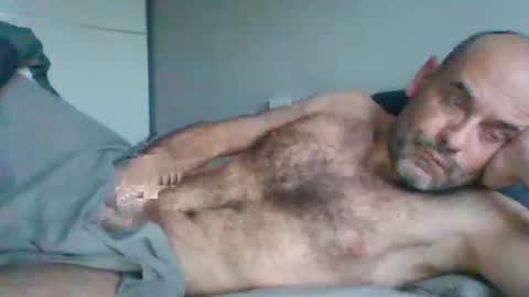 Snapshot of honeydaddyforyou chatting on 03/08/25, 06:32 honeydaddyforyou online show from 03/08/25, 06:32