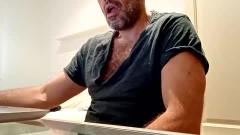 Snapshot of honeydaddyforyou chatting on 03/09/25, 07:56 honeydaddyforyou online show from 03/09/25, 07:56