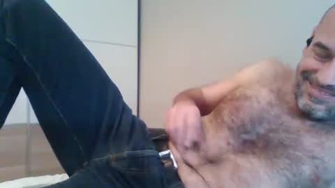 Snapshot of honeydaddyforyou chatting on 03/10/25, 03:30 honeydaddyforyou online show from 03/10/25, 03:30