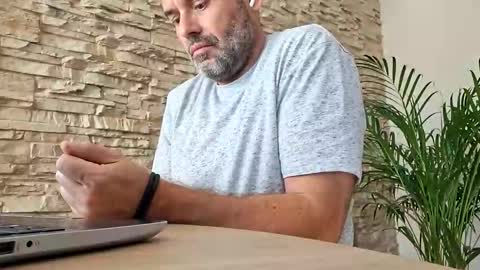 Snapshot of honeydaddyforyou chatting on 10/28/25, 10:41 honeydaddyforyou online show from 10/28/25, 10:41