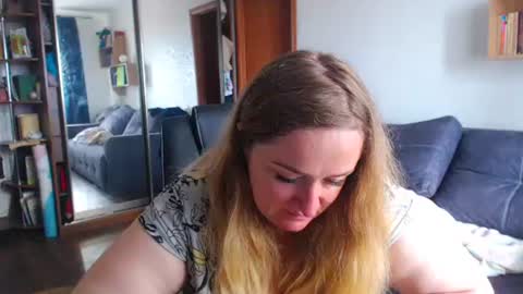 Snapshot of honeydewmolly chatting on 06/08/26, 10:48 HoneydewMolly online show from 06/08/26, 10:48
