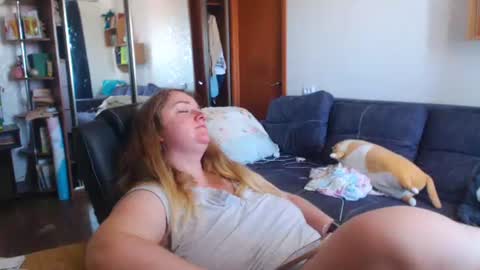 HoneydewMolly online show from 06/25/26, 12:20